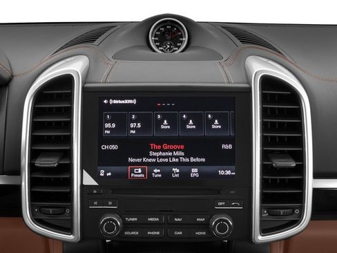 Used 2018 Porsche Cayenne AWD/4WD image 10