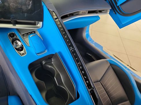 Used 2022 Chevrolet Corvette Stingray Premium Cpe w/ Battery Protection Package RWD image 29