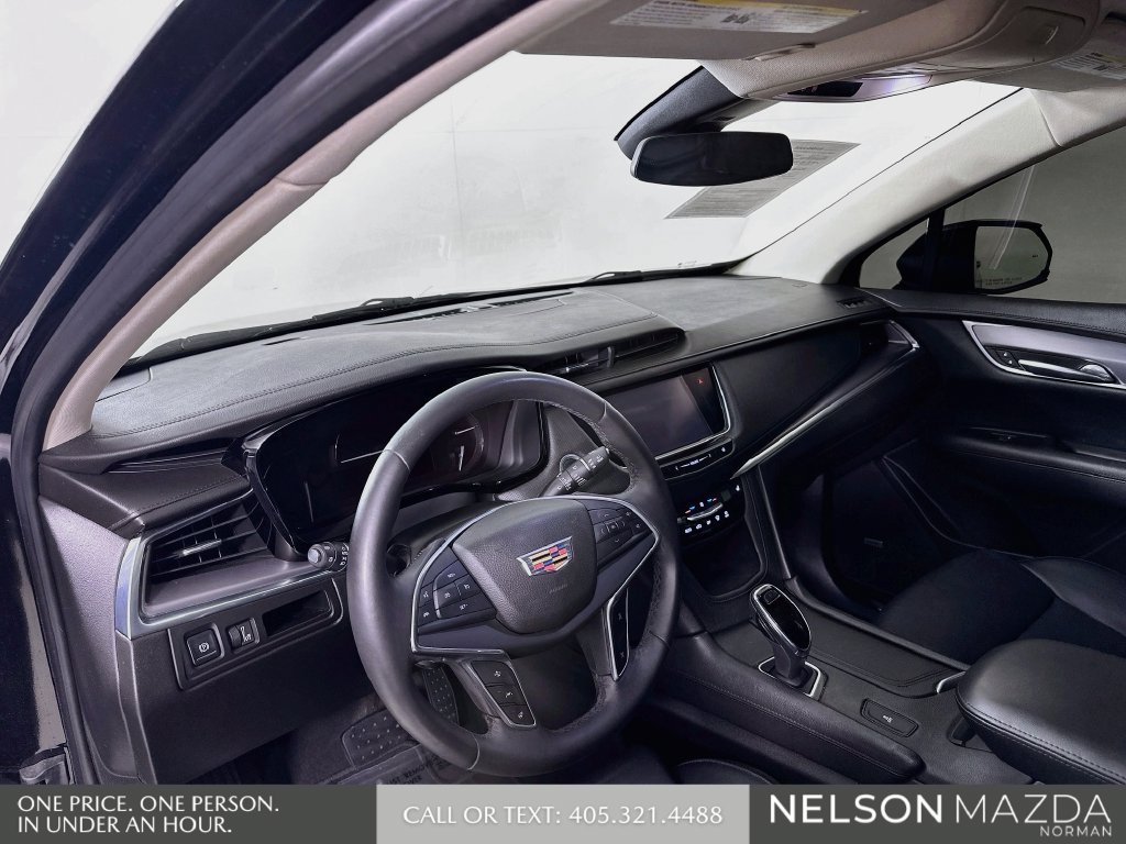 Used 2017 Cadillac XT5 Luxury w/ Driver Awareness Package FWD image 10