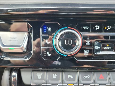 Used 2024 GMC Sierra 2500 AT4X image 25