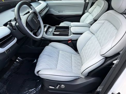 New 2027 Lincoln Navigator L Black Label AWD/4WD image 10