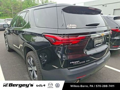 Used 2022 Chevrolet Traverse LT w/ LT Premium Package AWD/4WD image 8