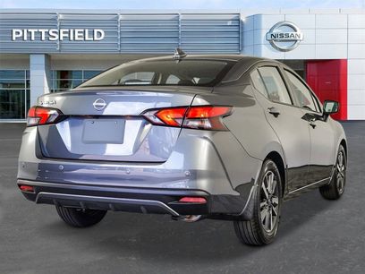 New 2025 Nissan Versa SV w/ Trunk Package