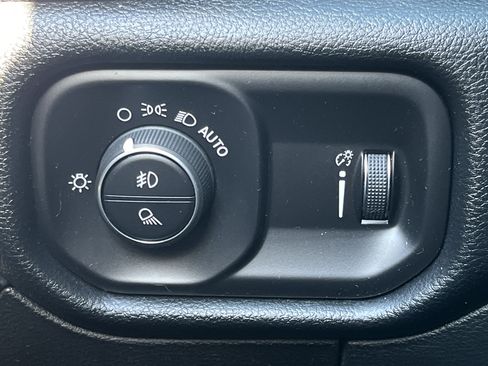 Used 2022 RAM 1500 Big Horn image 16