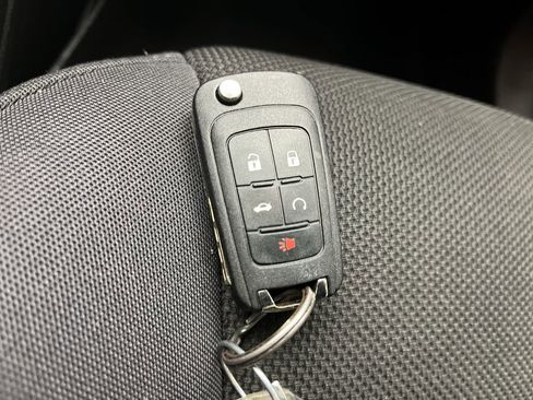 Used 2013 Chevrolet Cruze LT image 21