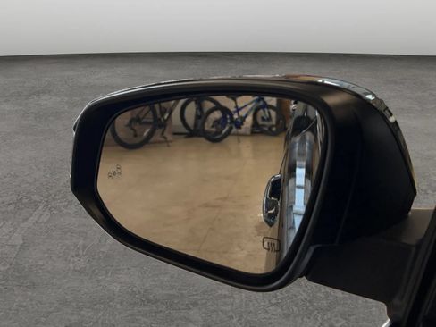 Used 2019 Toyota Highlander XLE AWD/4WD image 34