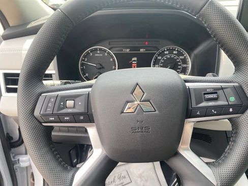 New 2026 Mitsubishi Outlander LE FWD image 11
