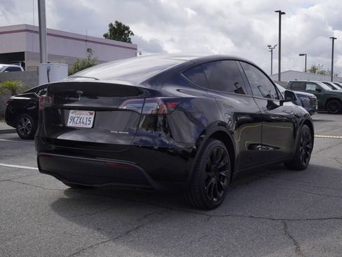Used 2024 Tesla Model Y Long Range AWD/4WD image 4