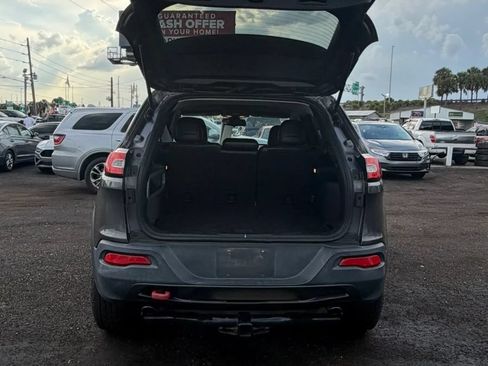 Used 2014 Jeep Cherokee Trailhawk w/ Leather Interior Group AWD/4WD image 12