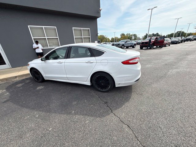 Used 2014 Ford Fusion SE w/ Equipment Group 202A FWD image 7