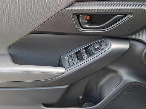 Used 2025 Subaru Crosstrek 2.0i Premium image 12