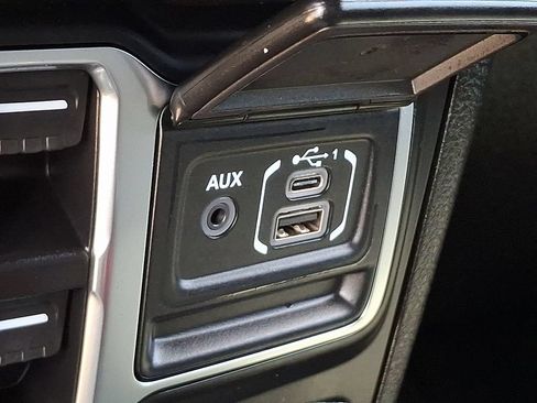 Used 2024 Jeep Wrangler Unlimited AWD/4WD image 26