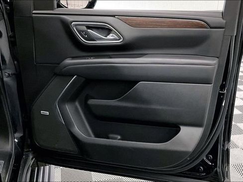 Used 2024 Chevrolet Suburban High Country image 22