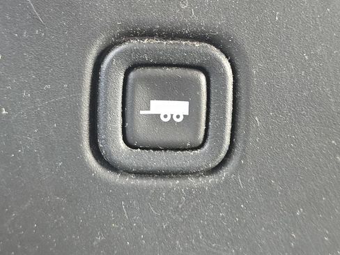 Used 2021 Chevrolet Express 2500 RWD 2500 135 w/ Driver Convenience Package image 25