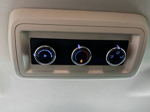 Used 2019 Dodge Journey SE FWD image 23