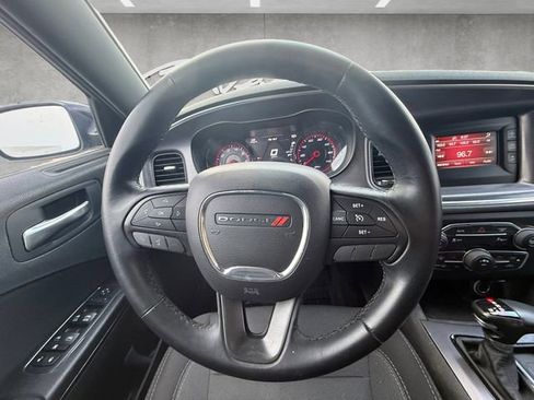 Used 2017 Dodge Charger SE w/ Blacktop Package RWD image 21