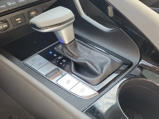 Used 2023 Hyundai Elantra Blue FWD image 17