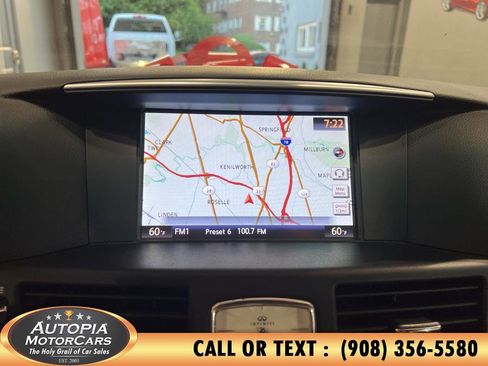 Used 2017 INFINITI Q70 3.7 image 35