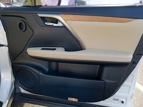 Used 2022 Lexus RX 350L Premium w/ Premium Package image 34