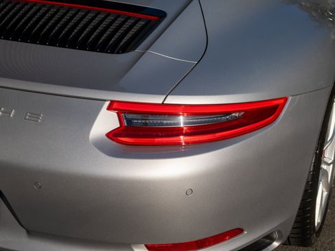 Certified 2019 Porsche 911 Carrera S image 40