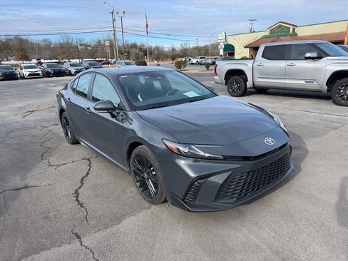 Certified 2025 Toyota Camry SE image 3