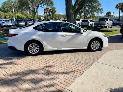 Used 2025 Toyota Camry LE image 6