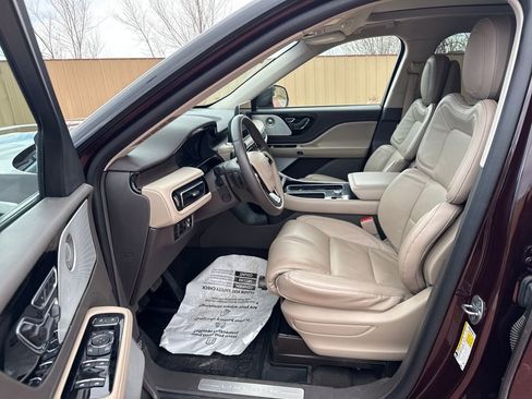 Used 2023 Lincoln Aviator Reserve w/ Equipment Group 201A image 11