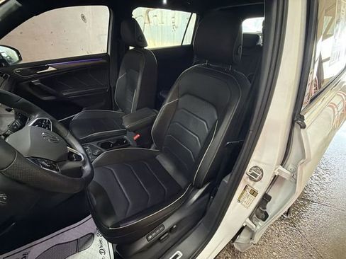 Used 2022 Volkswagen Tiguan SEL R-Line image 11