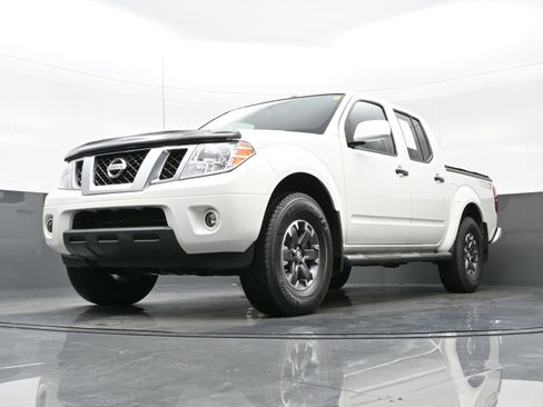 Used 2019 Nissan Frontier PRO-4X image 26