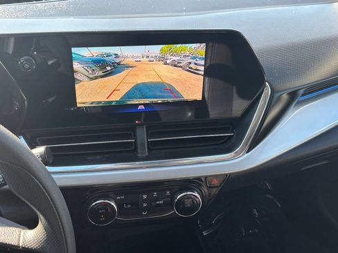 Used 2025 Chevrolet Trax LT FWD image 24