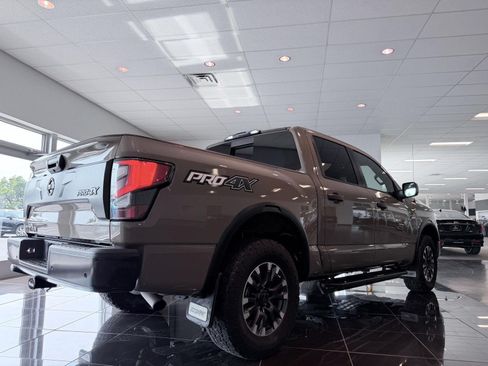 Used 2021 Nissan Titan PRO-4X w/ Pro-4x Utility Package AWD/4WD image 12