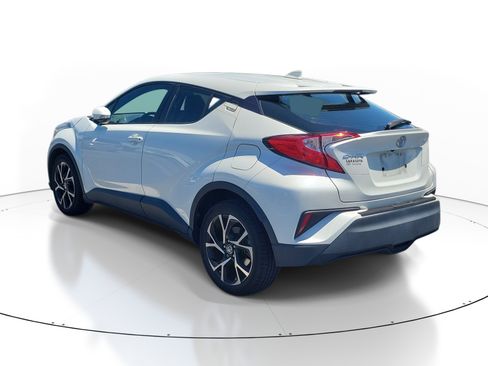 Used 2021 Toyota C-HR XLE FWD image 7