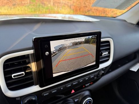 New 2025 Hyundai Venue Limited image 15