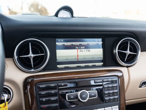 Used 2016 Mercedes-Benz SLK 350 image 32