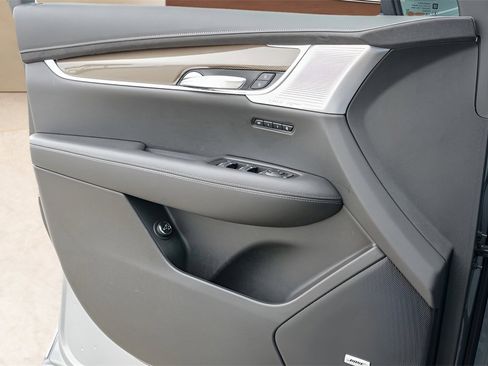 New 2025 Cadillac XT6 Premium Luxury w/ Platinum Package image 17