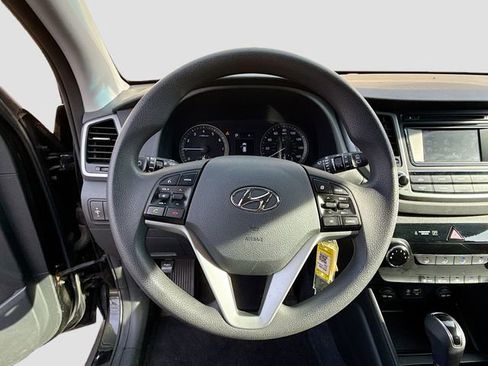 Used 2017 Hyundai Tucson SE image 11