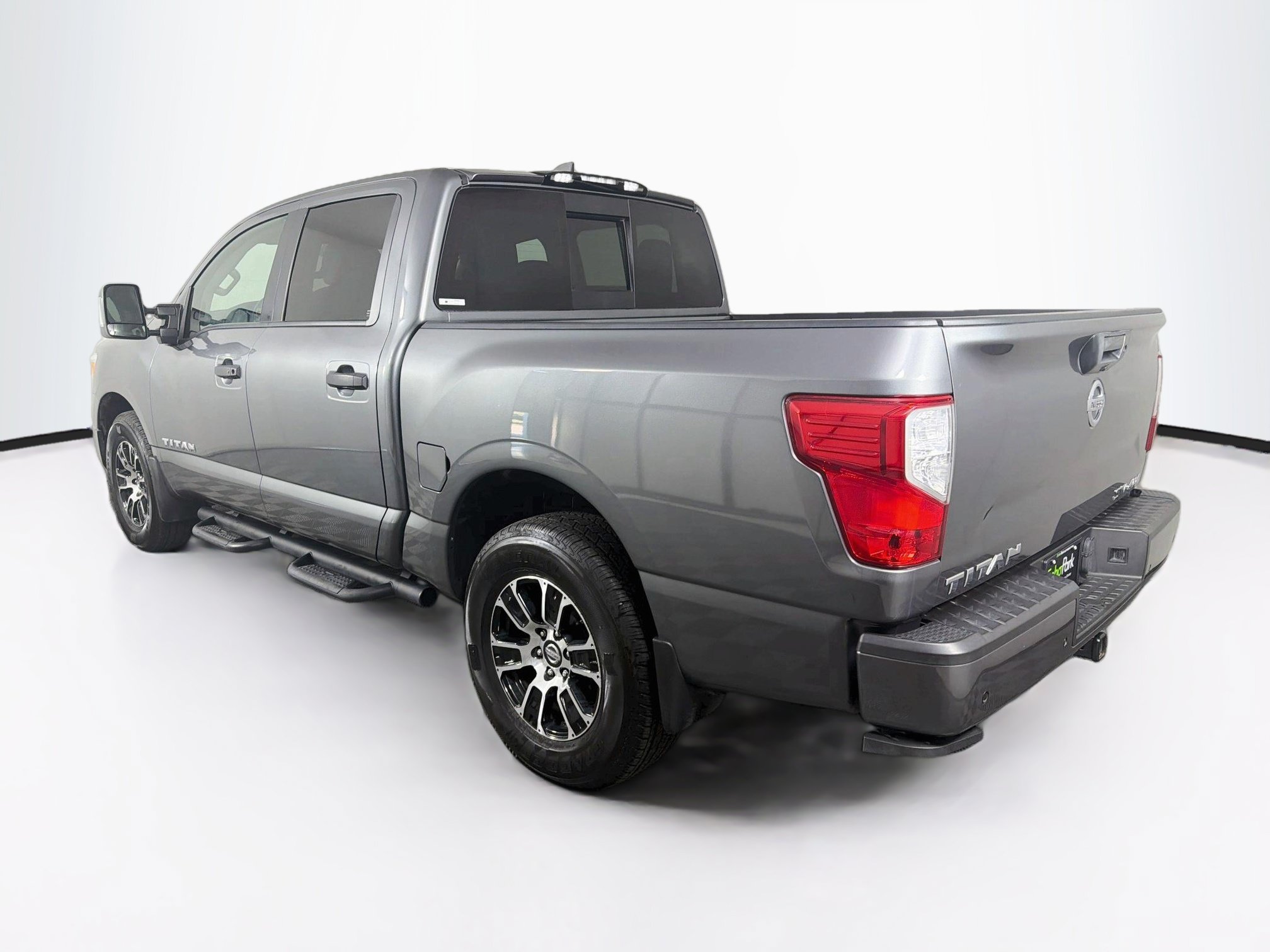 Used 2022 Nissan Titan SV w/ SV Convenience Package AWD/4WD image 5