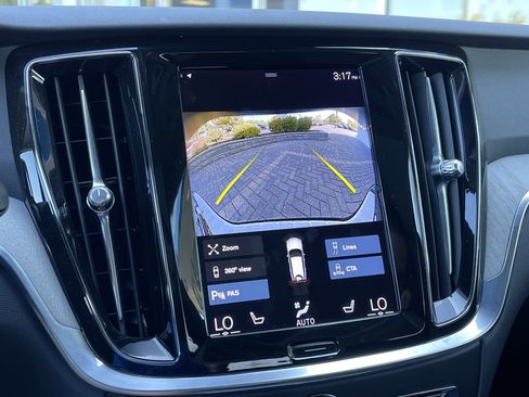 Used 2022 Volvo V60 T5 Cross Country w/ Advanced Package image 31