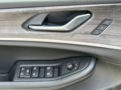 New 2025 Jeep Grand Cherokee Limited w/ Luxury Tech Group II image 30