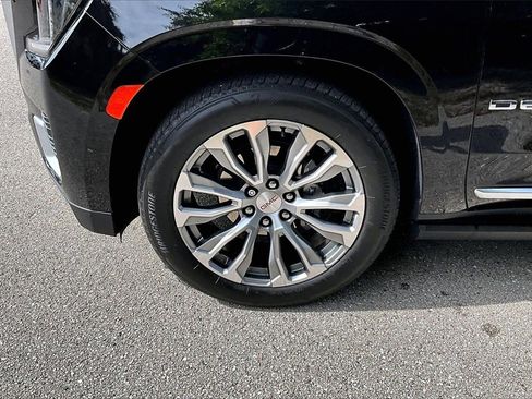 Used 2021 GMC Yukon Denali w/ Denali Ultimate Package image 13