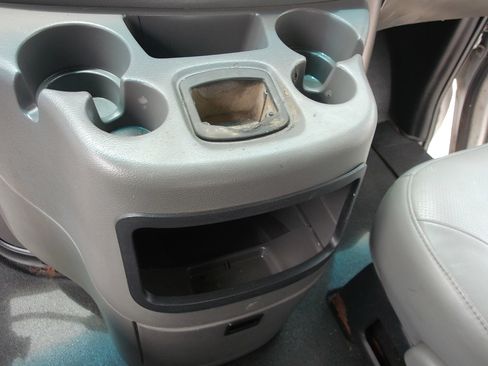 Used 2003 Ford E-250 and Econoline 250 Extended RWD image 15