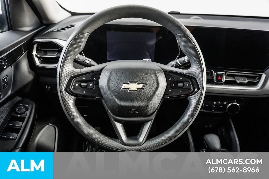 Used 2025 Chevrolet TrailBlazer LT FWD image 24