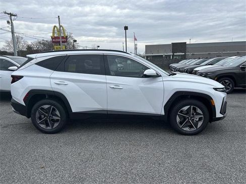 New 2026 Hyundai Tucson SEL image 2