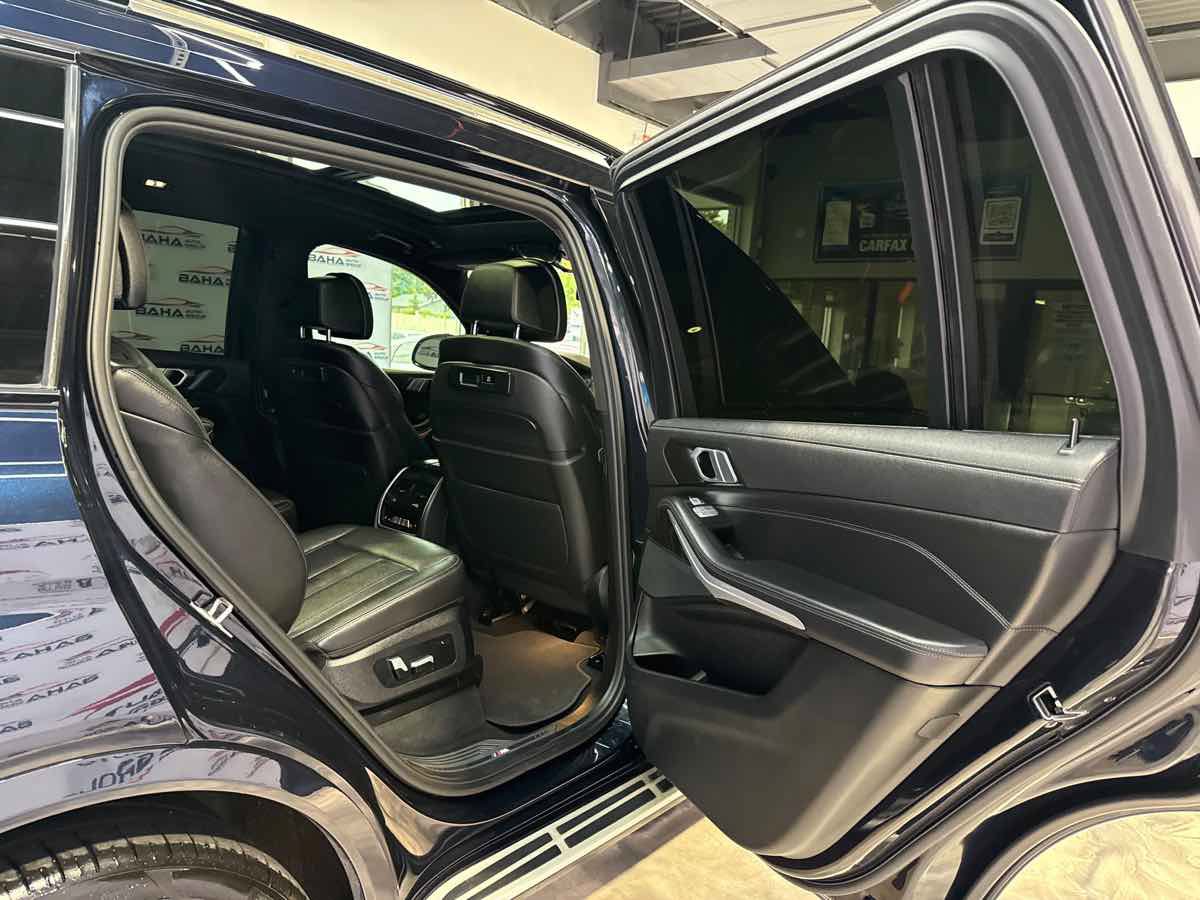 Used 2022 BMW X7 xDrive40i w/ M Sport Package AWD/4WD image 40