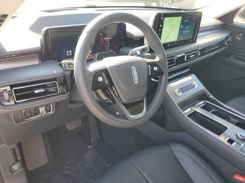 New 2026 Lincoln Aviator AWD image 12