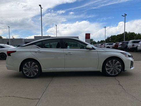 New 2026 Nissan Altima 2.5 SV w/ SV Premium Package FWD image 6