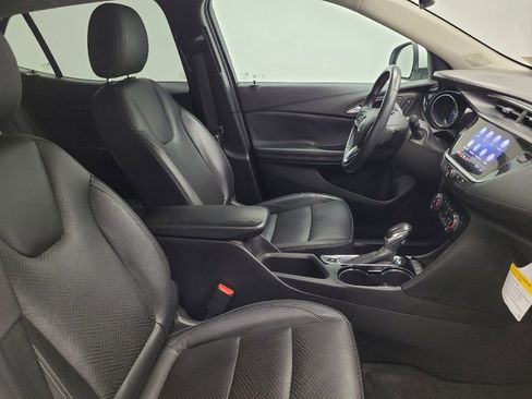 Used 2021 Buick Encore GX Essence AWD/4WD image 21