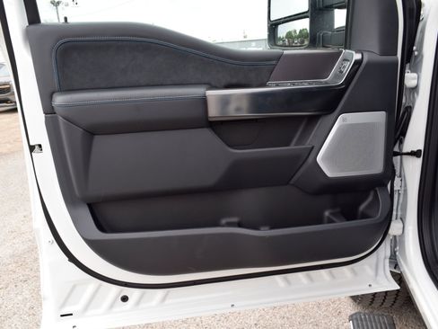 New 2026 Ford F250 Platinum image 19