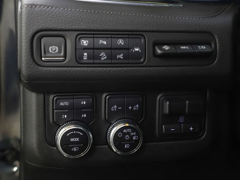 Used 2023 GMC Yukon Denali w/ Denali Reserve Package image 29