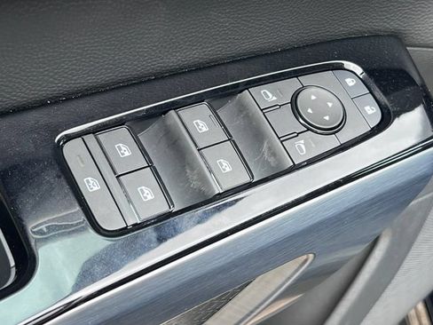 New 2026 Nissan Pathfinder SL AWD/4WD image 15